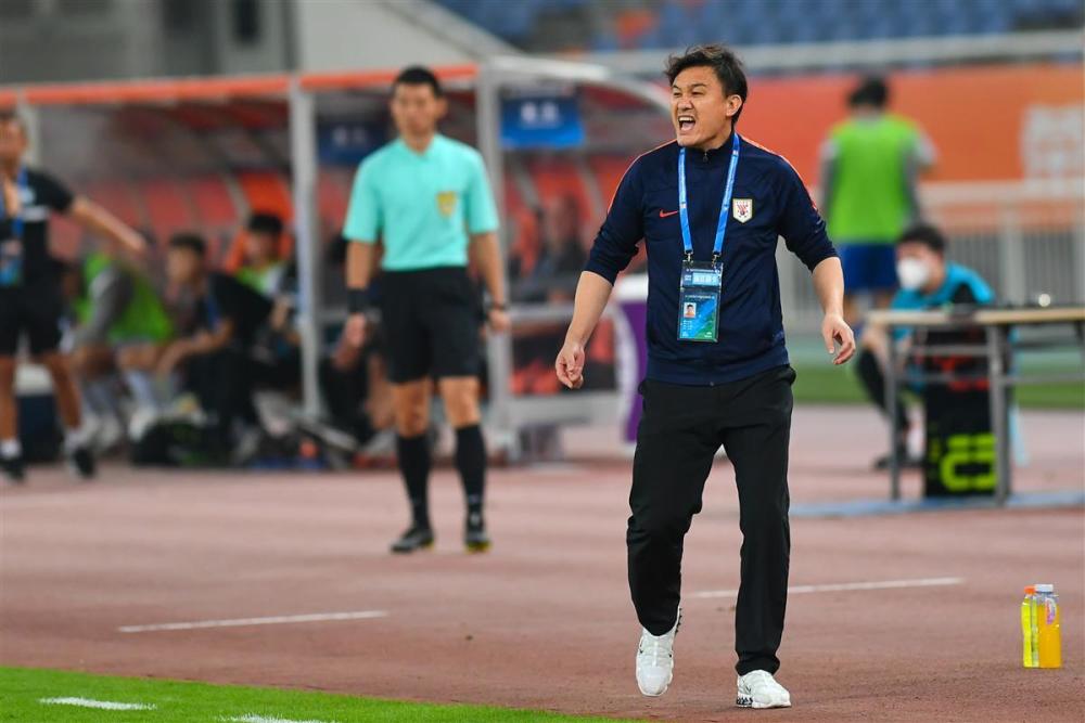 九游-篮球预选赛掀起高潮，皖江雷豹队强势横扫岭南雄狮队，老将里程碑之夜——关键战拿下信心(抗战胜利80周年举办篮球赛的报道)