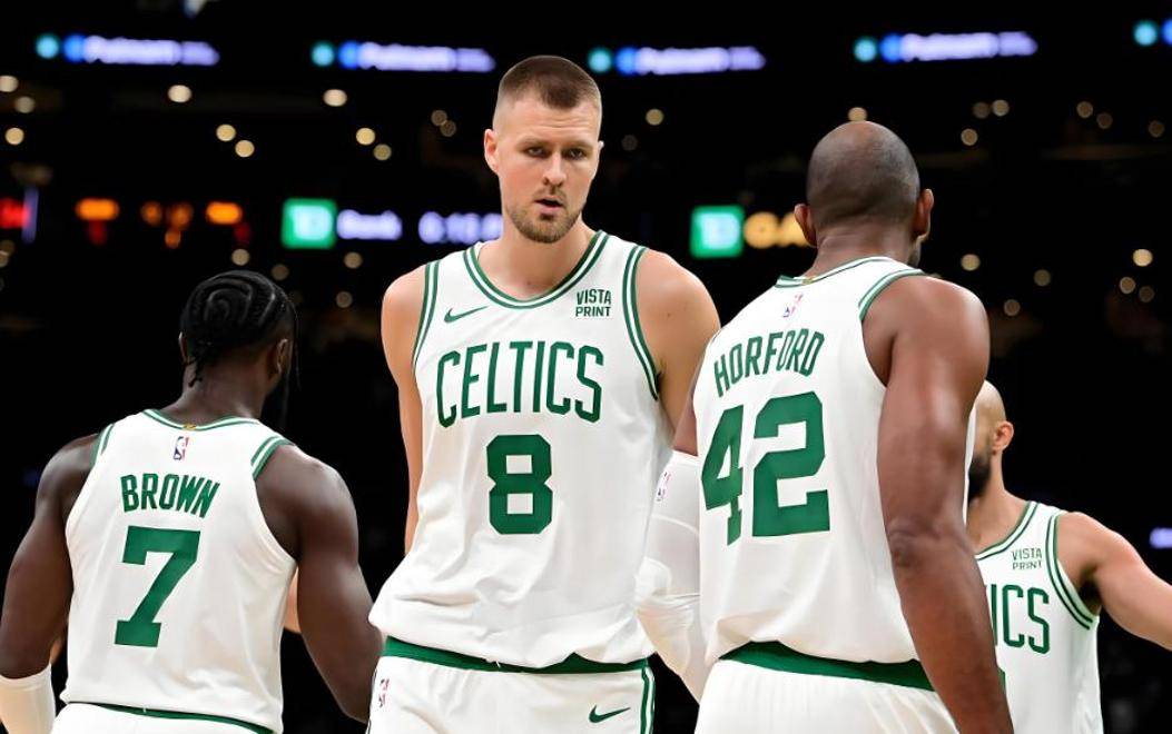 NBA总决赛冲刺阶段再迎强敌,波士顿凯尔特人战术微调,主帅态度——球迷炸锅,团队化学反应显著的简单介绍 NBA总决赛冲刺阶段再迎强敌,波士顿凯尔特人战术微调,主帅态度——球迷炸锅,团队化学反应显著的简单介绍