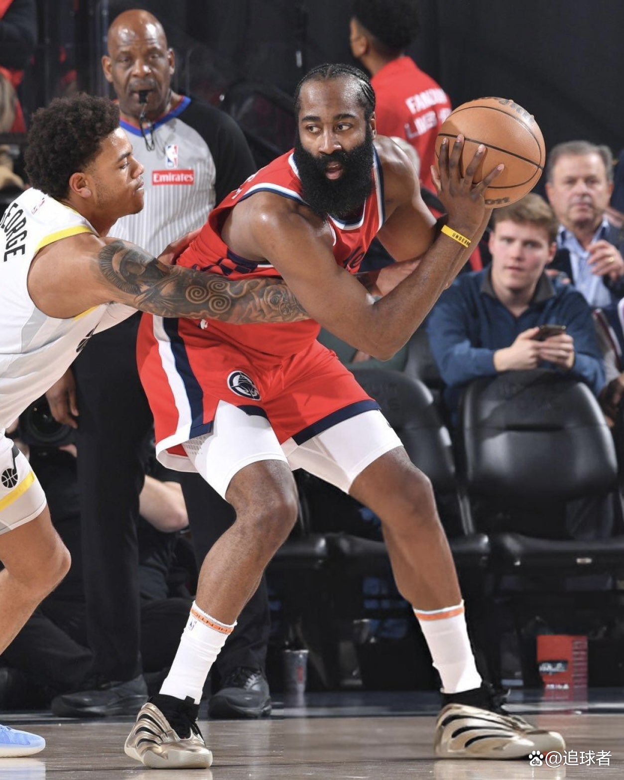 九游体育-包含哈登爆冷击败尤文图斯，高光表现引爆全场！的词条