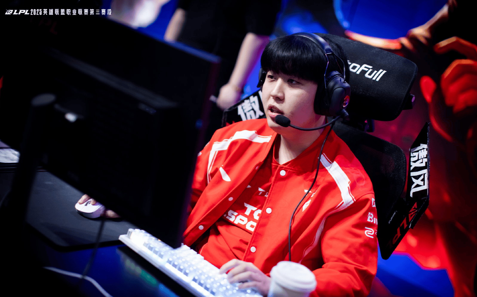 关于Rookie在TL比赛中逆转,突破纪录引发热议!的信息 关于Rookie在TL比赛中逆转,突破纪录引发热议!的信息