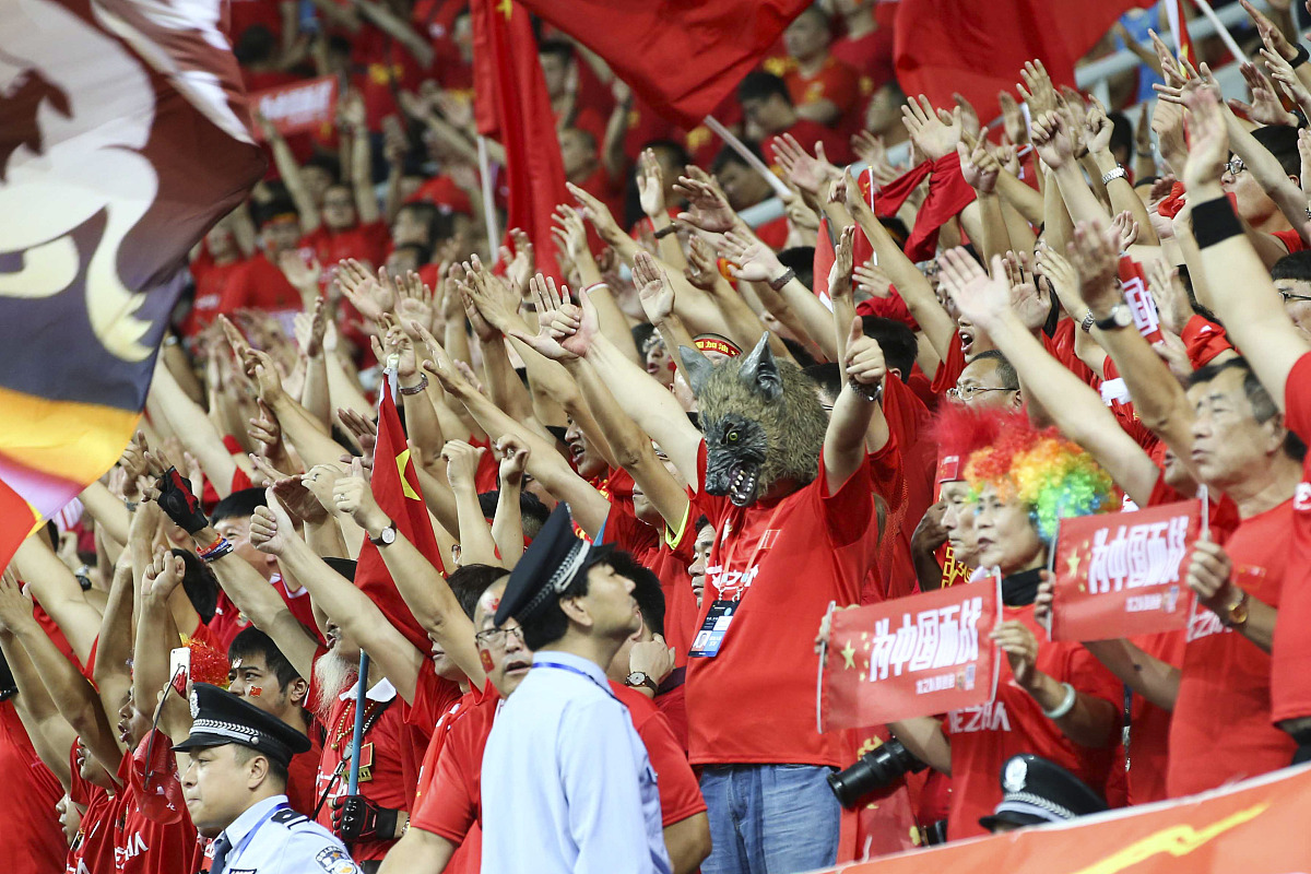 九游娱乐-巴特勒回归赛场，挺进下一轮首场状态亮眼，塞尔维亚队观众沸腾！的简单介绍